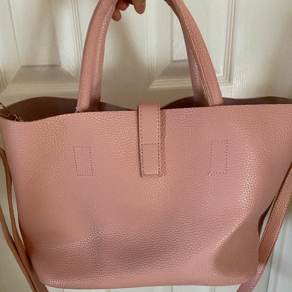💙3/$30•🔥 Pink faux leather Tote Bag📦🤩 - Picture 6 of 7